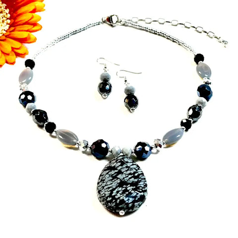 Fashion Snowflake Obsidian Necklace and Earring Set