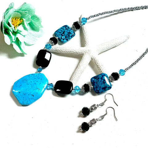 Fashion Chunky Turquoise Necklace and Earring Set