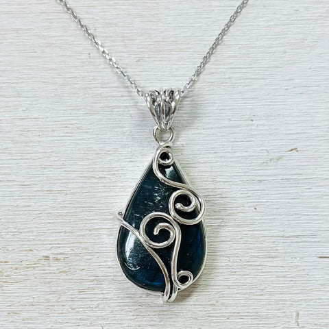 Sterling Silver Labradorite Swirl Pendant Necklace