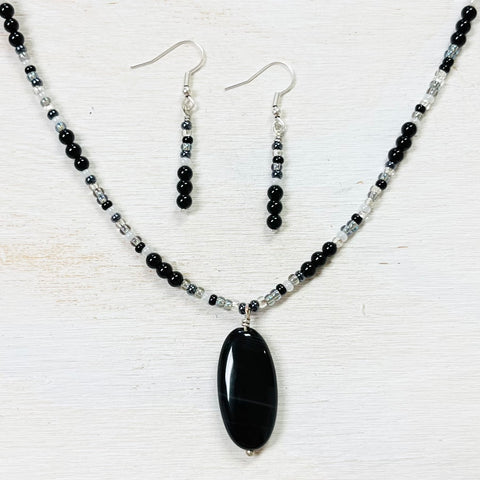 Fashion Black Beaded Necklace and Earring Set