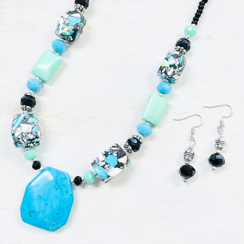 Fashion Chunky Turquoise Necklace and Earring Set