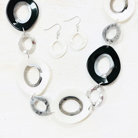 Fashion Black and White Abstract Long Necklace Set