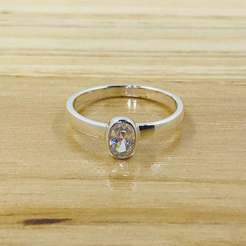 Sterling Silver Oval Shaped Ring Clear Stone