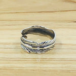 Adjustable feather ring