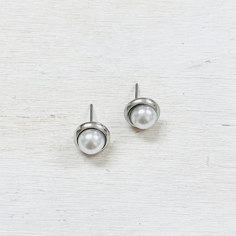 Fashion Pearl Stud Earrings